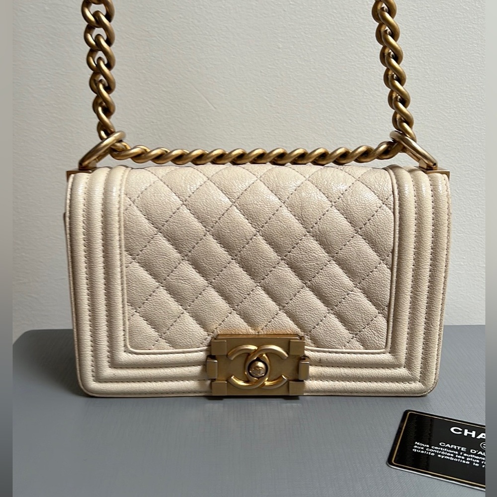 - CHANEL boy bag creme with authenticity card